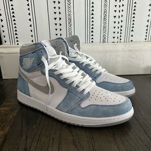 Jordan 1 ‘Hyper Royal’